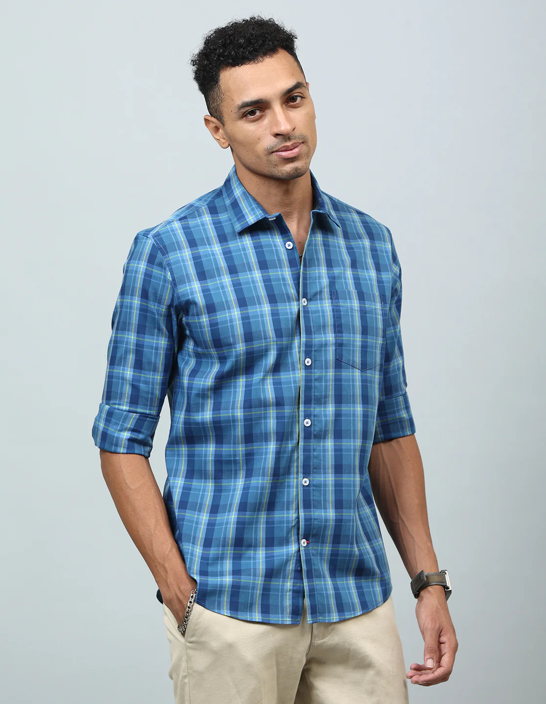 Uri Blue Checked Cotton Regular Fit Casual Shirt - Image 5