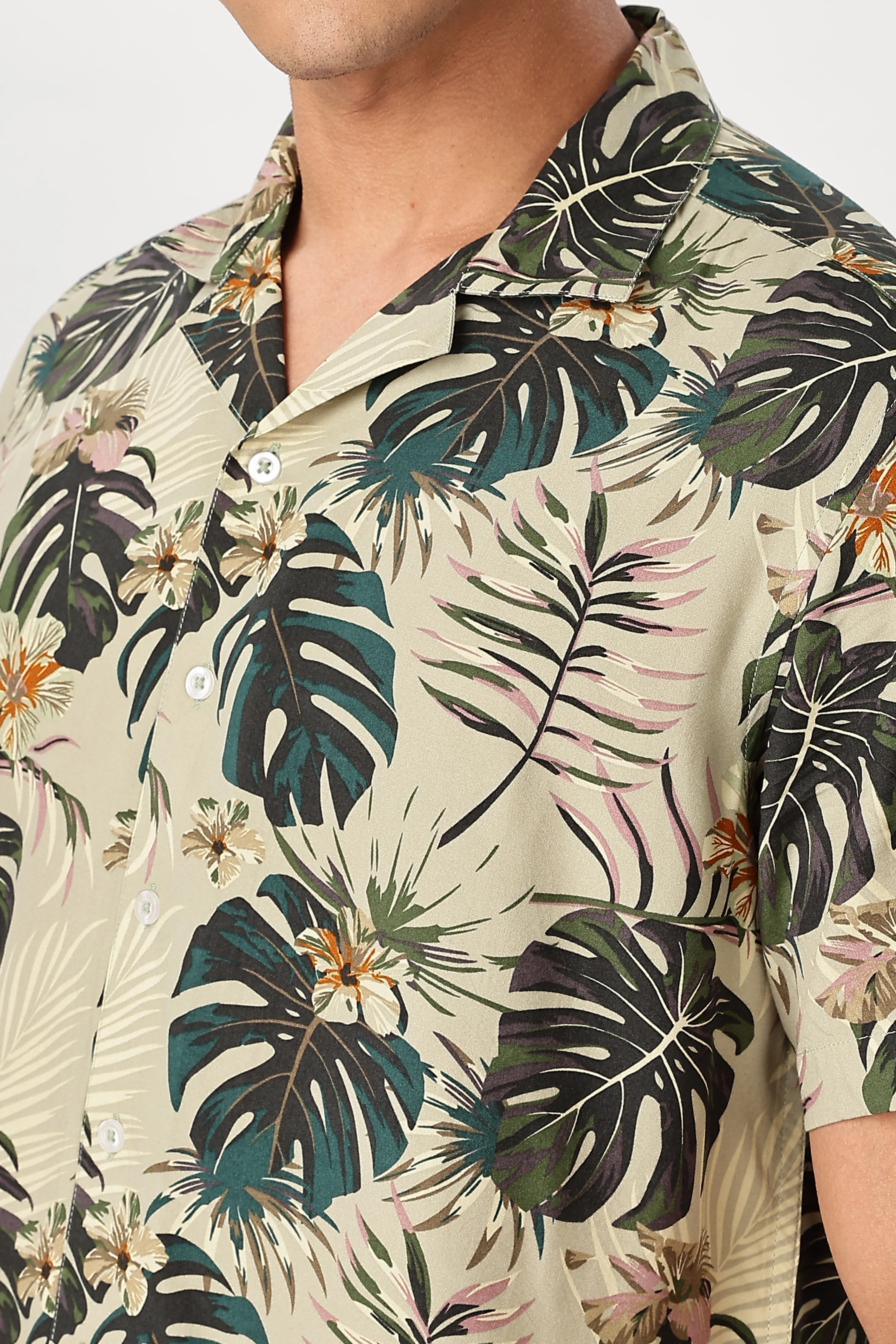 Uri Leaf Print Resort Collar Shirt - Image 7